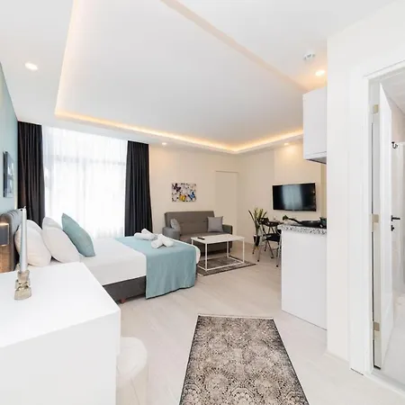 Hadrian Towers Hotel *