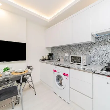 Hadrian Towers אנטליה