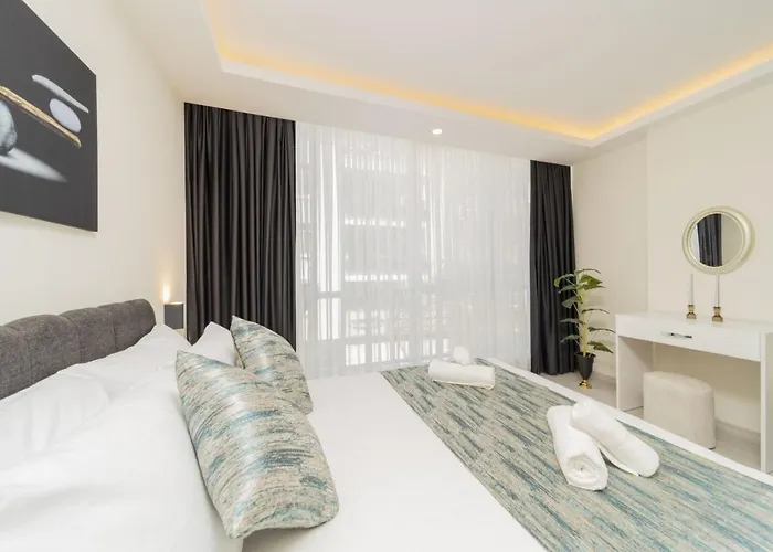 Hadrian Towers فندق